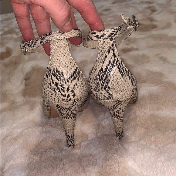 Colin Stuart python print heels - Picture 4 of 8